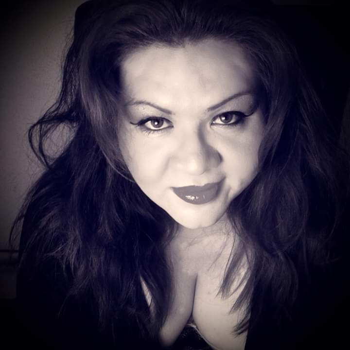 Yadira Cruz, poeta y artista plástica, una mujer empoderada