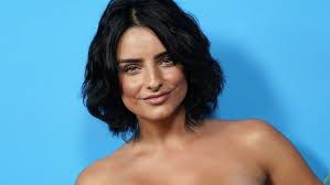 Aislinn Derbez asegura que divorciarse de Mauricio Ochmann es lo mejor que le ha pasado