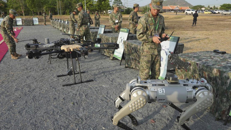 Un perro robot armado