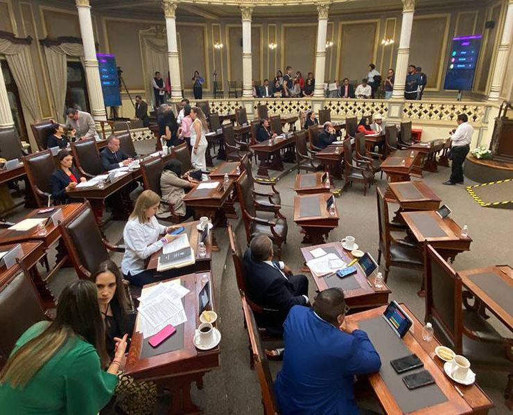 La venta de bebidas alcohólicas en los antros y bares de Puebla estará permitida hasta las dos de la mañana