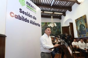 La Presidenta Municipal, Cecilia Patrón Laviada, impulsa la participación ciudadana en la toma de decisiones durante el Cabildo Abierto.